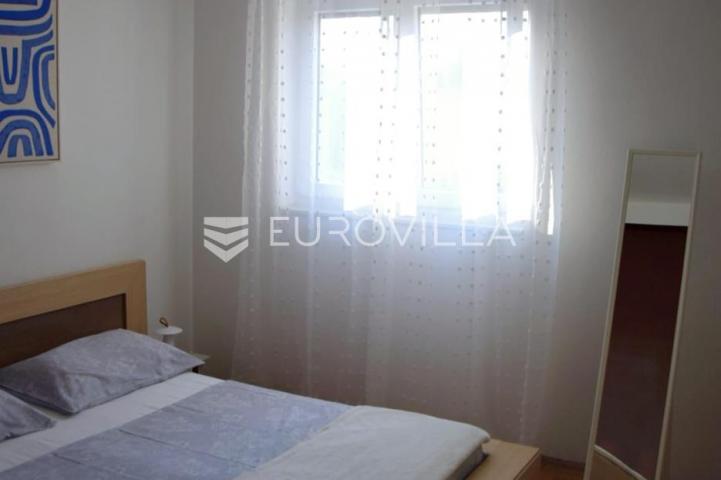 Zadar, Brodarica, novouređen dvosoban stan na izvrsnoj lokaciji