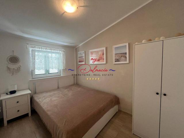 Vir, kuća s 2 apartmana 500m od mora