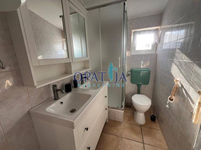Vir, house with 2 apartments 500m to the sea
