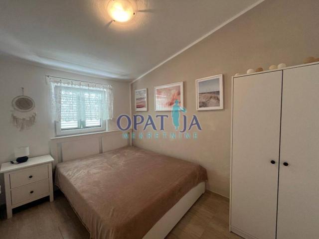 Vir, house with 2 apartments 500m to the sea