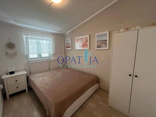 Vir, house with 2 apartments 500m to the sea