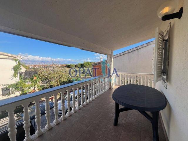 Vir, house with 2 apartments 500m to the sea