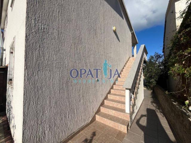 Vir, house with 2 apartments 500m to the sea