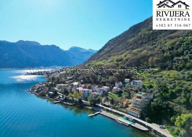 Na prodaju luksuzna kuca prvi red do mora Stoliv Kotor