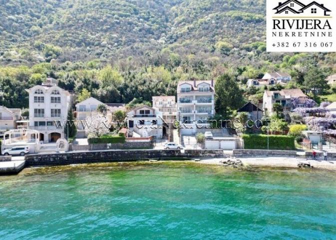 Na prodaju porodična kuća u naselju Stoliv, opština Kotor. 