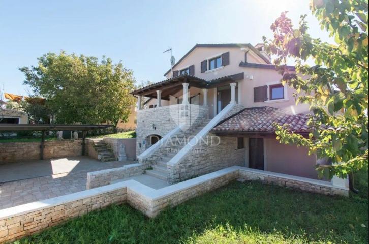Rijetkost na tržištu: luksuzna vila s privatnim wellnessom i bazenom blizu Vrsara – ključ u ruke