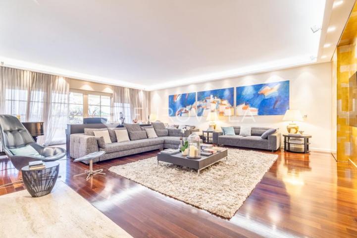 Zagreb, Šestine luksuzna vila neto 780 m² na zemljištu 1.550 m²