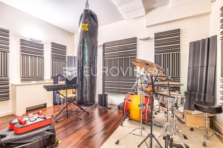 Zagreb, Šestine luksuzna vila neto 780 m² na zemljištu 1.550 m²
