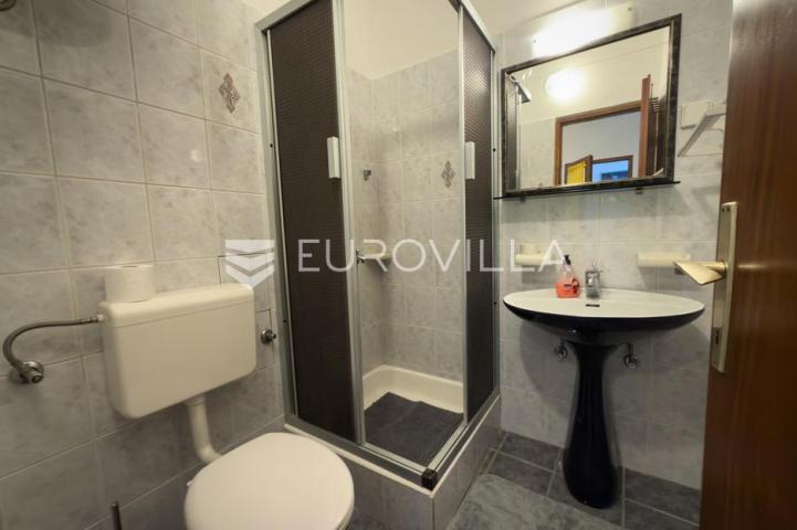 Krk, NAJAM, opremljen apartman 40 m² s osiguranom praonicom rublja