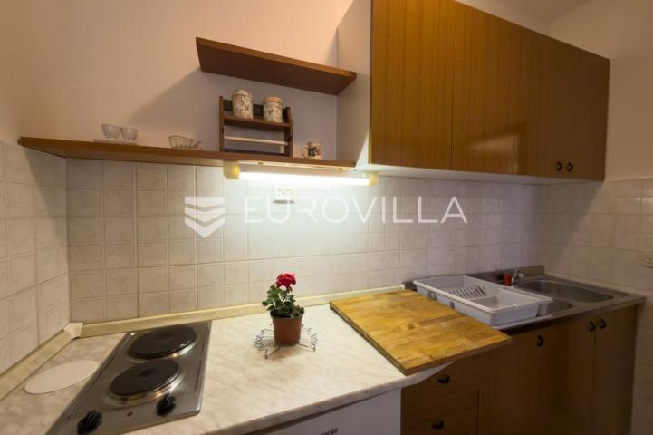 Krk, NAJAM, opremljen apartman 40 m² s osiguranom praonicom rublja