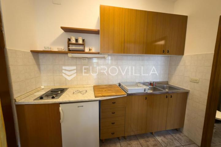 Krk, NAJAM, opremljen apartman 40 m² s osiguranom praonicom rublja