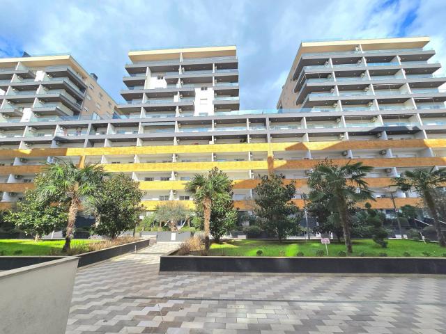 Na prodaju poslovni prostor od 27 m² u kompleksu The Old Bakery – Budva
