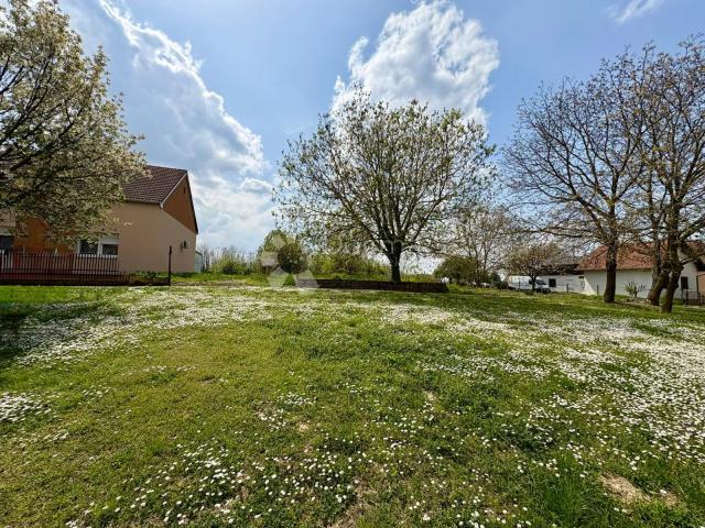 Plac 800m2 Vukovar - Mitnica, idealno za kuću