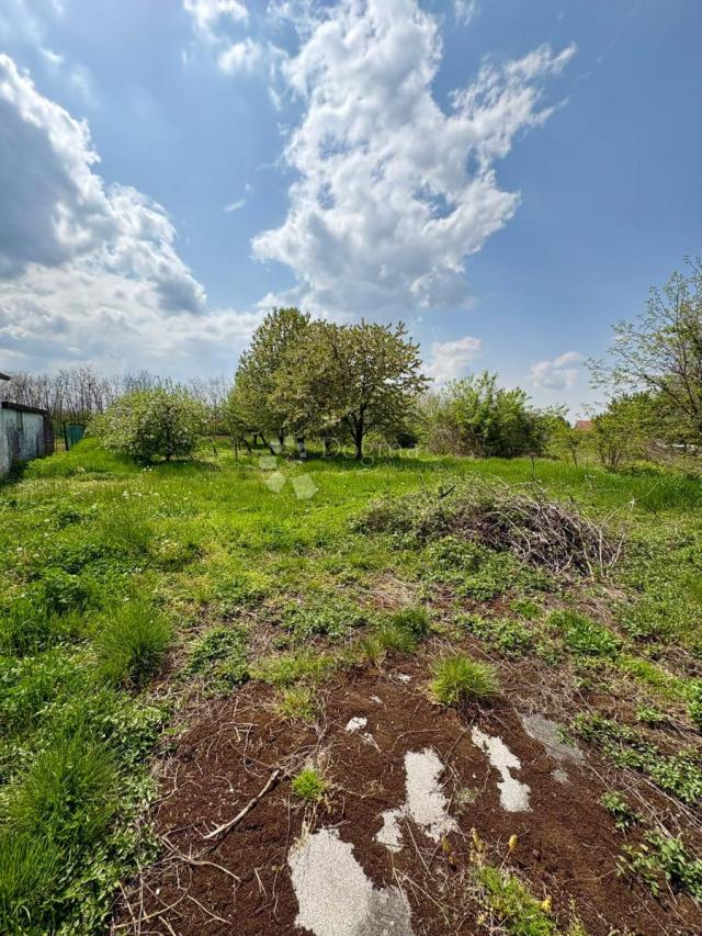 Plac 800m2 Vukovar - Mitnica, idealno za kuću
