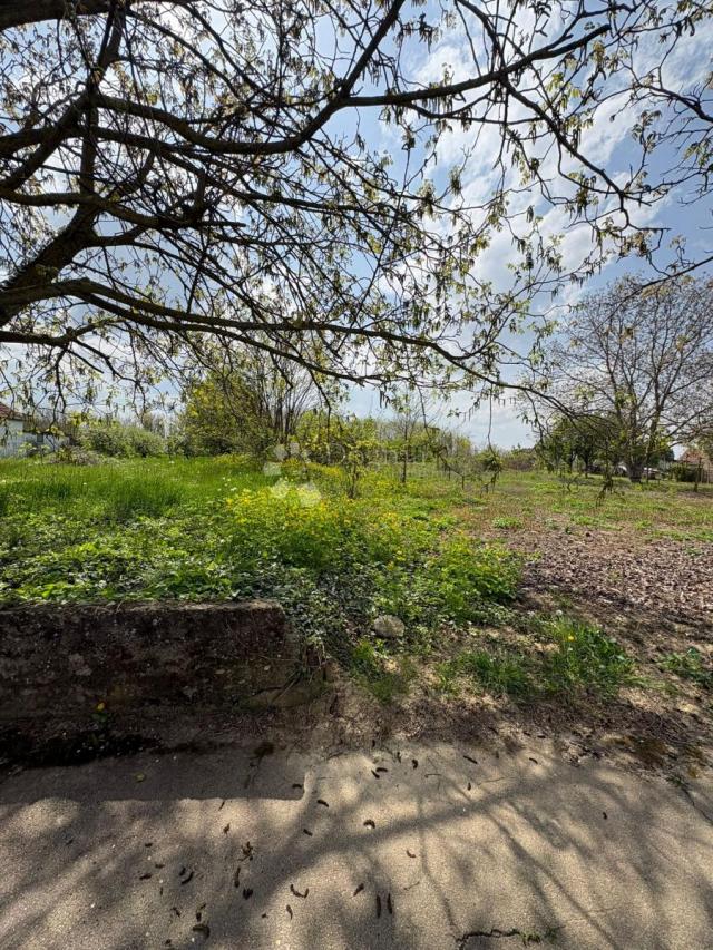 Plac 800m2 Vukovar - Mitnica, idealno za kuću