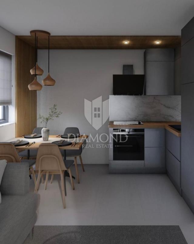 Poreč, okolica, prostrani PENTHOUSE 800 m od mora! 