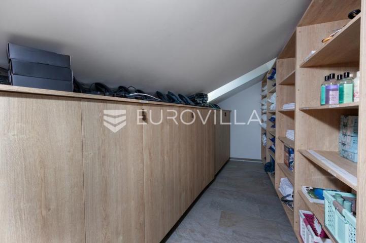 Senj, investicijska prilika: potpuno opremljen 4* hotel na top lokaciji