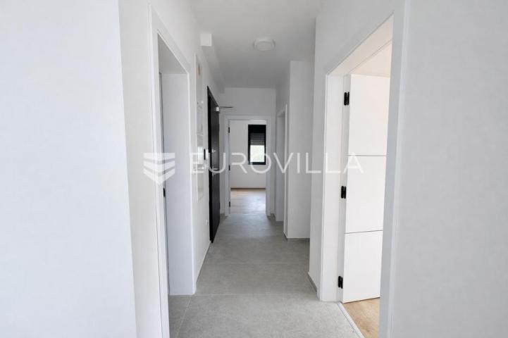 Pag, Jakišnica, apartman A2 s predivnim pogledom u luksuznoj novogradnji, 63,79 m²