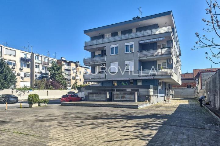 Zagreb, Fijanova, ekskluzivan trosoban stan s terasom i garažnim parkirnim mjestom, 91 m²