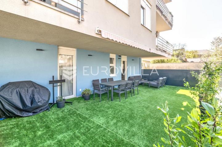 Zagreb, Fijanova, ekskluzivan trosoban stan s terasom i garažnim parkirnim mjestom, 91 m²