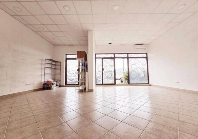 Izdaje se poslovni prostor 120 m² – Stari aerodrom, Podgorica