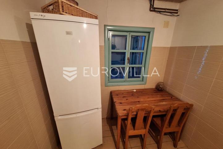 Barilovići, Perjasica, 2 drvene kuće 350 m² s pomćnom zgradom na mirnoj lokaciji