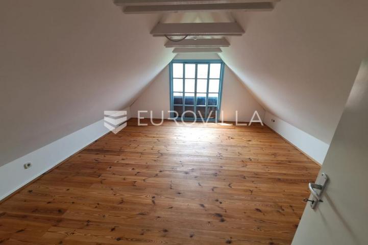 Barilovići, Perjasica, 2 drvene kuće 350 m² s pomćnom zgradom na mirnoj lokaciji