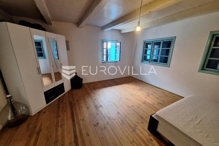 Barilovići, Perjasica, 2 drvene kuće 350 m² s pomćnom zgradom na mirnoj lokaciji