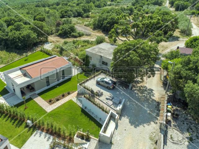 ISTRA, SVETI lOVREČ - Potpuno opremljena nova prizemnica s bazenom

ISTRIA, SVET