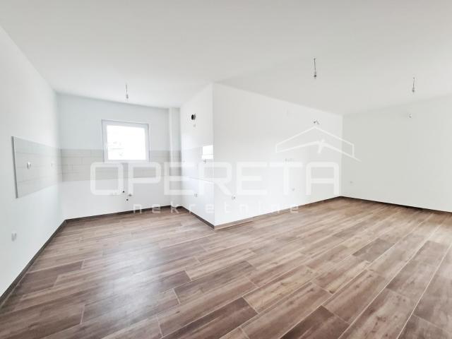 PRVI RED DO MORA – NOVOGRADNJA  – ČIOVO/OKRUG GORNJI