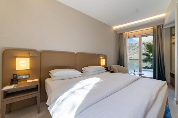 Ekskluzivna vila 164 m² na prvoj liniji do mora – Stoliv, Kotor