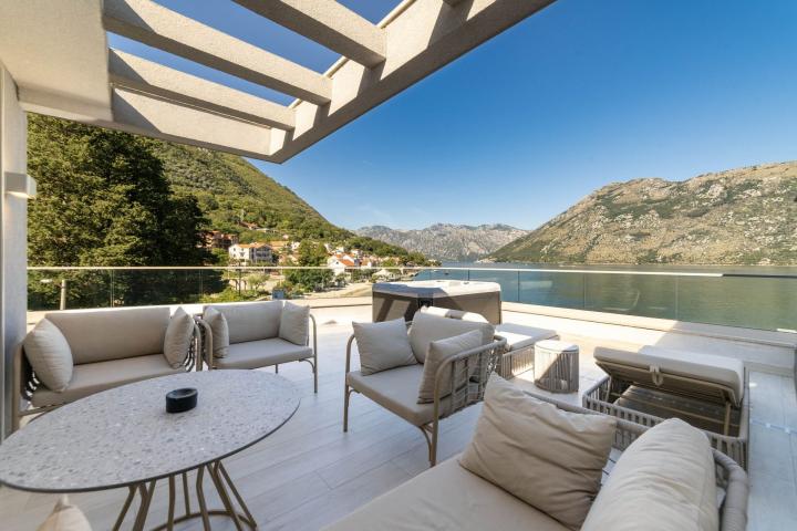 Ekskluzivna vila 164 m² na prvoj liniji do mora – Stoliv, Kotor