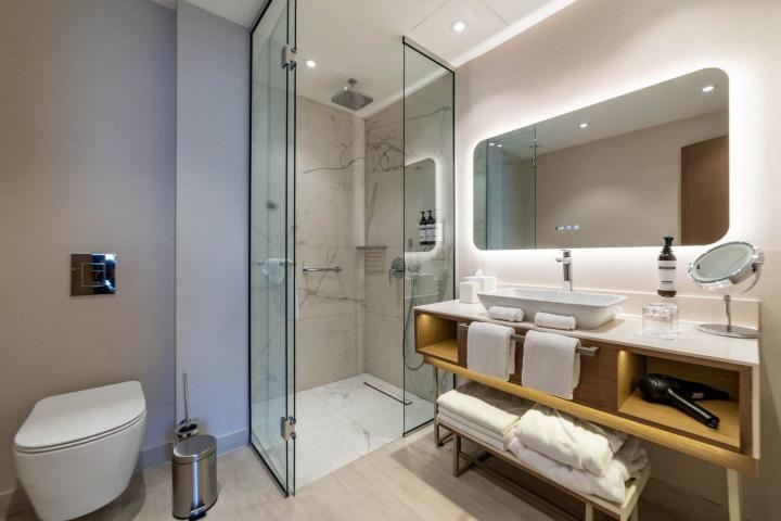 Ekskluzivna vila 164 m² na prvoj liniji do mora – Stoliv, Kotor