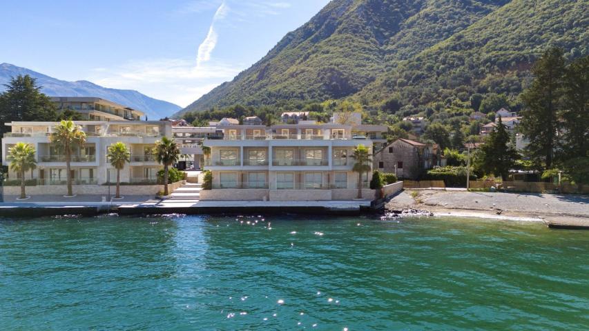 Ekskluzivna vila 164 m² na prvoj liniji do mora – Stoliv, Kotor