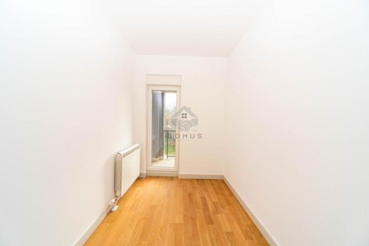 Dvosoban stan 60m2 + garaža, Centar - Kolašin