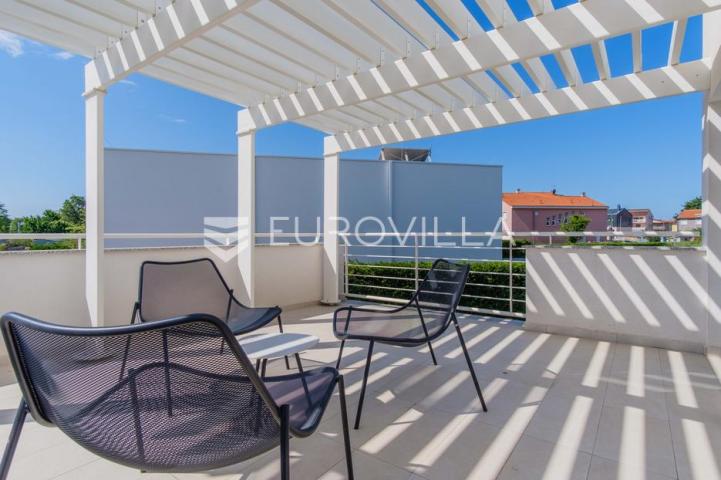Istra, Funtana, moderna vila 179 m² s bazenom i privatnim parkingom