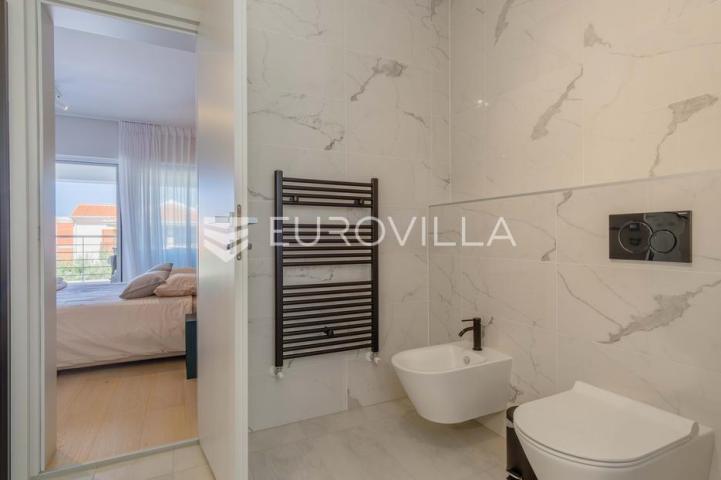 Istra, Funtana, moderna vila 179 m² s bazenom i privatnim parkingom