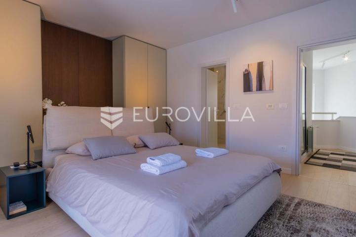 Istra, Funtana, moderna vila 179 m² s bazenom i privatnim parkingom