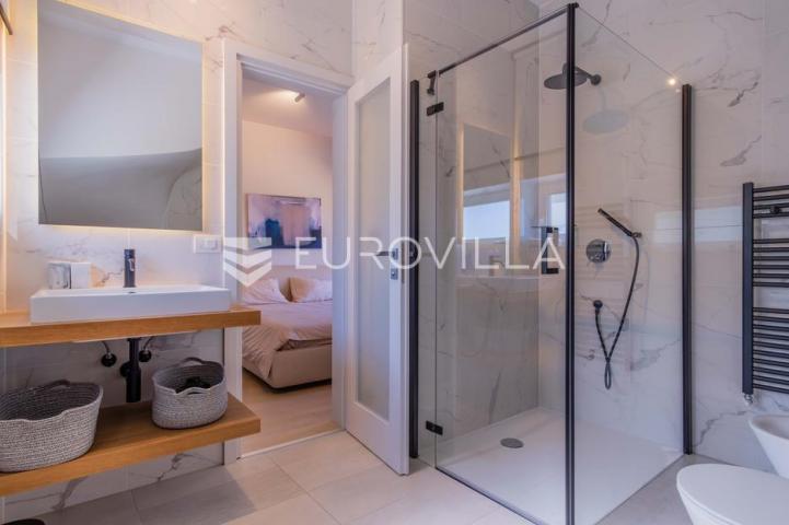 Istra, Funtana, moderna vila 179 m² s bazenom i privatnim parkingom