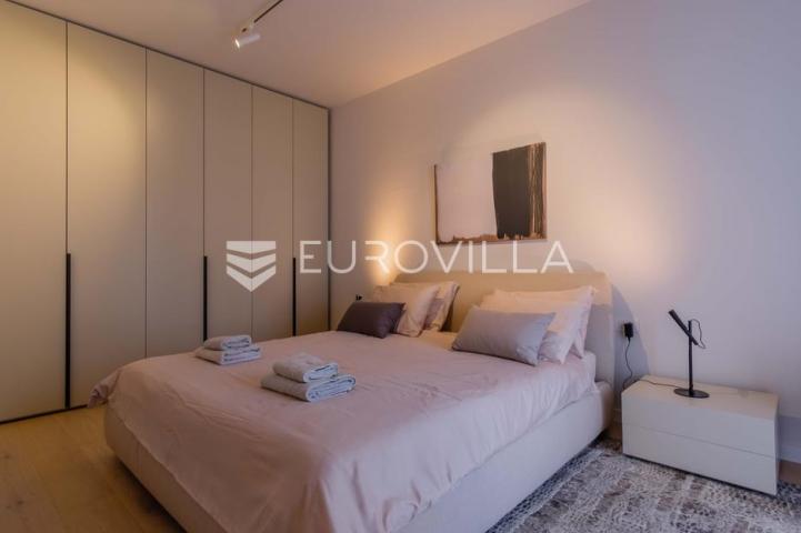 Istra, Funtana, moderna vila 180 m² s bazenom i privatnim parkingom
