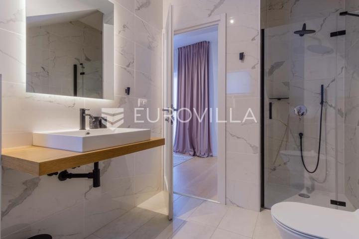 Istra, Funtana, moderna vila 180 m² s bazenom i privatnim parkingom