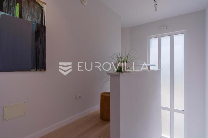 Istra, Funtana, moderna vila 180 m² s bazenom i privatnim parkingom