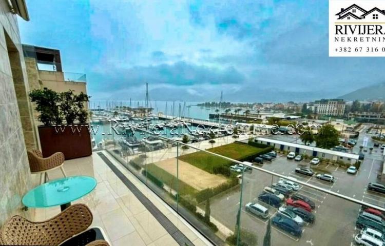 Na prodaju ekskluzivan stan Regent hotel Porto Montenegro Tivat