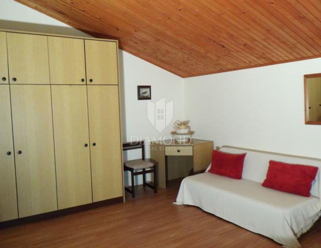 Kuća s bazenom i apartmanom - 5 km od mora i centra Poreča!