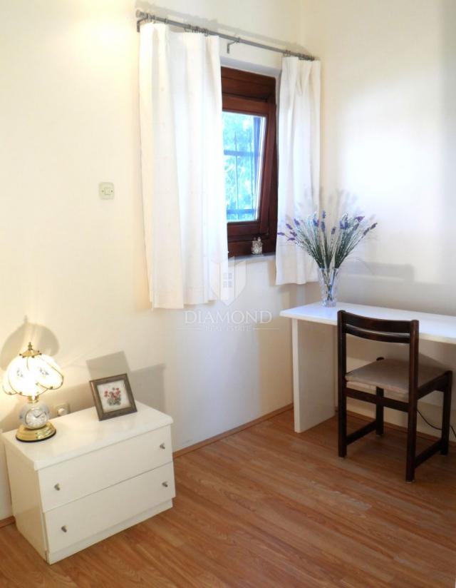 Kuća s bazenom i apartmanom - 5 km od mora i centra Poreča!