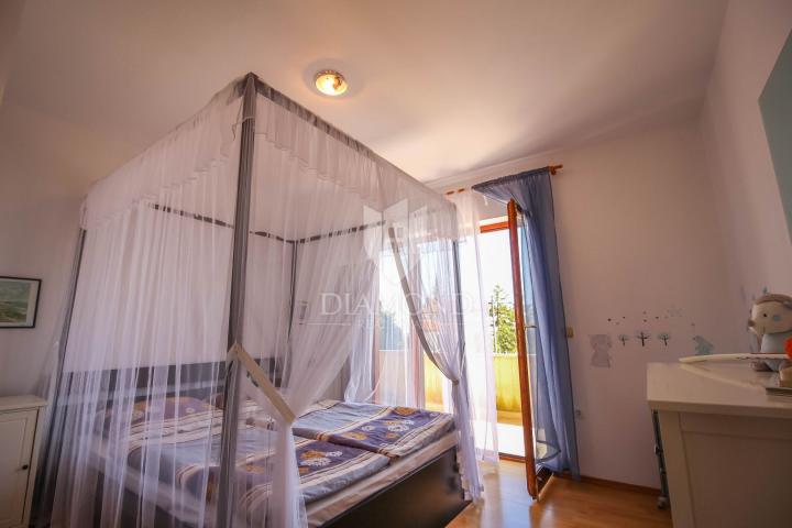 Galižana, kuća s dva stana i maslinikom