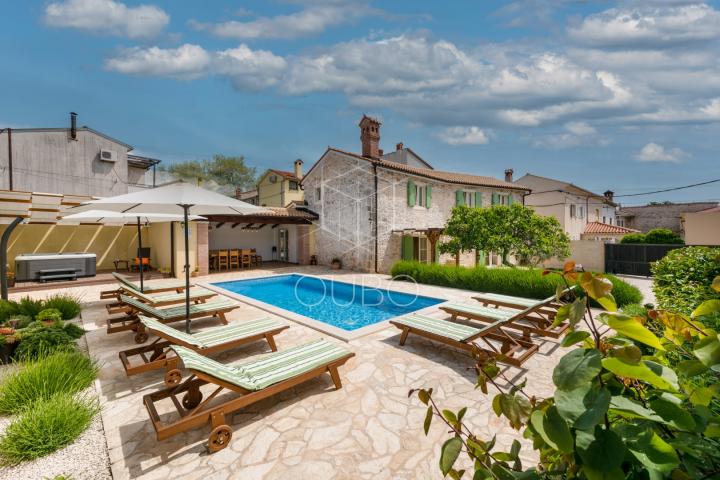 Krnica – istarska kamena vila s grijanim bazenom i jacuzzijem