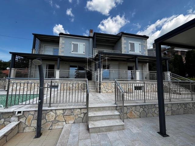 Istra, Poreč - Vila s pogledom na more i investicijskim potencijalom