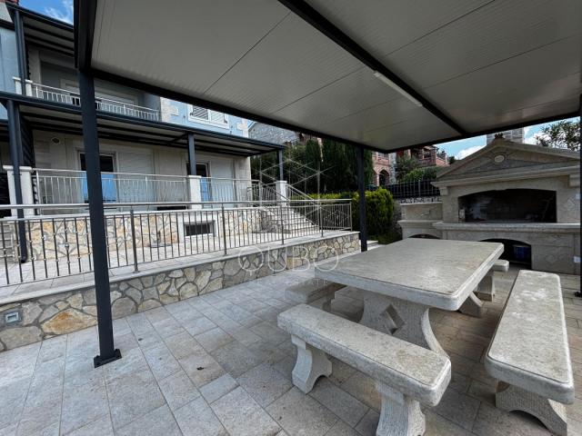 Istra, Poreč - Vila s pogledom na more i investicijskim potencijalom