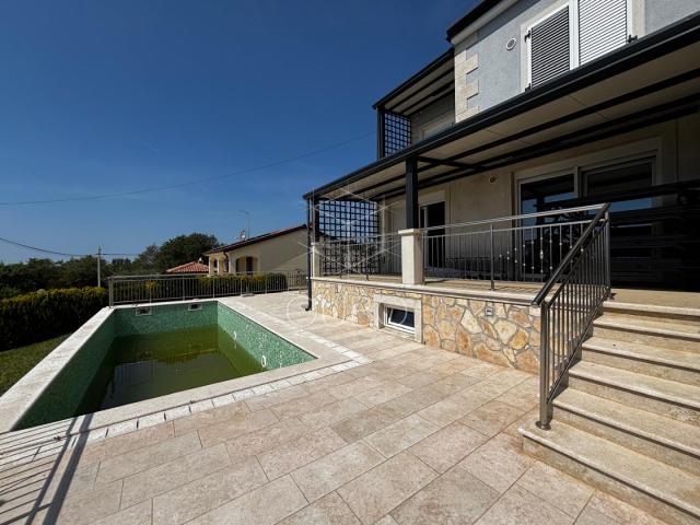 Istra, Poreč - Vila s pogledom na more i investicijskim potencijalom